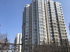 市委市政府家属楼政怡家园低楼层精装双卫三居.有车位