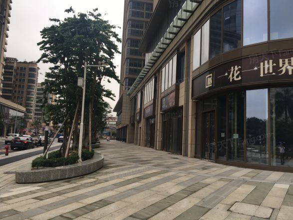 雄盛王府广场实景图