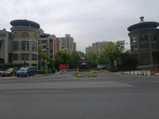 地铁口300米+采光全天+一览众山小+配套完善+户型方正