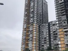 盘龙商圈门户,出行方便,对街彩云湖公园