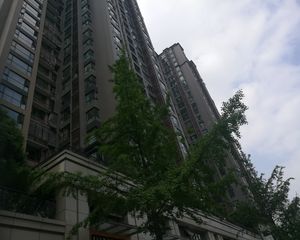 锦江逸家3室1厅东南