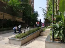 重庆理工大学旁,端户双卫三房,前看大中庭