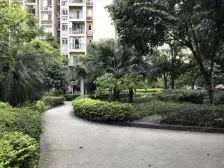 万达旁,正规两房,户型方正,采光充足