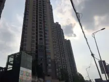 轻轨站旁边的森林式精装四房洋房,大顶跃带露台带车位