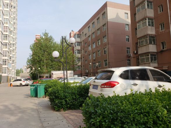 万和峰景实景图