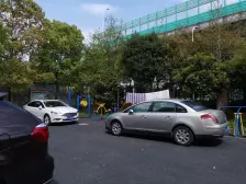 只在出售,华西可用,业主配合办理车位,满五年且一