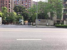 精装修顶跃洋房带屋顶花园南北通透带双车位