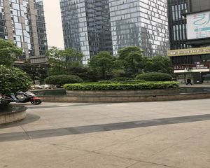 布鲁明顿广场 3室1厅 南