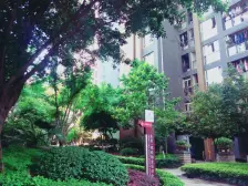 正规两室、户型方正 ,通风和采光很好,业主诚心卖