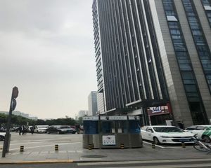 布鲁明顿广场1室1厅东南
