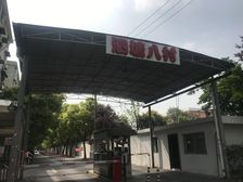 中间楼层一梯三户,直通篮球公园品质佳,看房方便