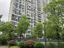 带产权车位 近地铁 精装,产权清晰 家具全送 必看好房