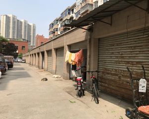 王城大道旁精装两室全明户型出门就是西工双语