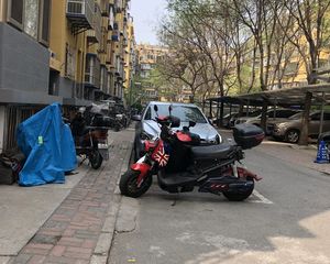 新街口西里一区4室2厅东西