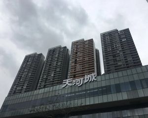 地铁金融城高层视野无遮挡 地铁口 望整个绿化公园