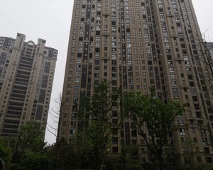 中海国际五期精装拎包入住四房两卫楼层好诚心出售