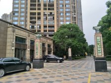 此房证满五年,税费少,东向望千灯湖湖景和花园 装修靓