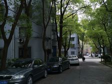 一梯两户,南北通透,两房朝南,品质小区,不靠近马路,诚意出售,精装修