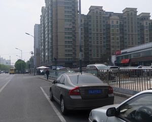 新上好房,成寿寺路两居室,中楼层,精装修,看房我有钥匙