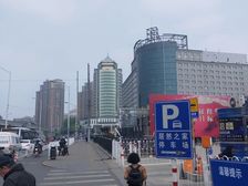 成寿寺路满五年唯一东西两居室诚心出售