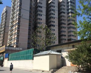 望河园1室1厅西南南