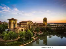 金奥湘江公馆联排别墅带双车库使用面积400多平米