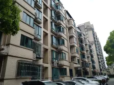 望族新苑,精装修大三房,带产权车位。