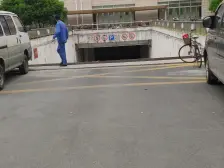 佘山脚下一楼带大花园精装修大三房诚意出售