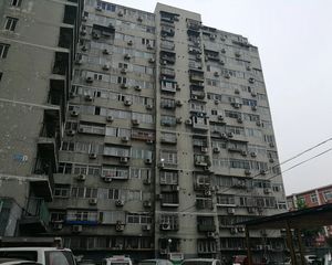 金顶街青年公寓近地铁采光好
