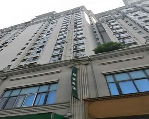 滨江河畔3室1厅西