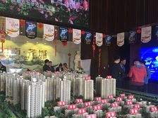 房子是老证,过户费低,有个地上储藏室,,采光好