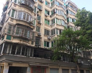 地铁近户型方正.采光好生活便利社区负责管理没物业费
