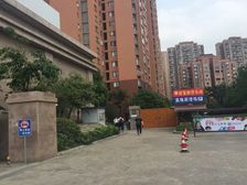 比华利国际城三期4室2厅西南