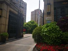 满五唯丨 配套设施齐全 交通便利 有车位 看房随时