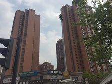 比华利国际城三期3室2厅东北