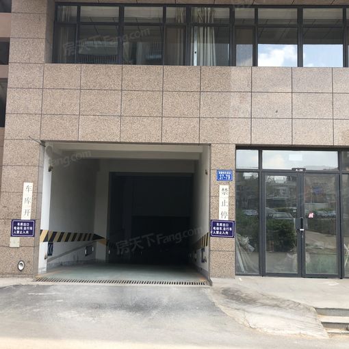  ������ɫ1��1��1���ϳ���800.00Ԫ/�³��� 