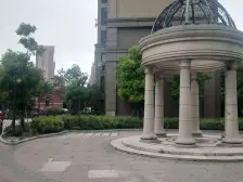 精装修拎包入住,自住,看房方便 位置好