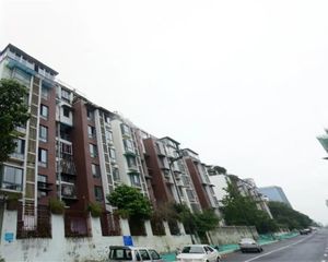 滨江河畔3室2厅东南南