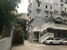 静安区内环内,电梯房,格局方正,配套齐全,交通便利