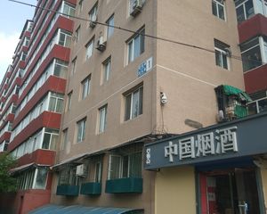 东三环旁地铁口上电梯房高层南北三居视野开拓管理好