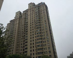 南郊公园 南国新城 自住精装3房 户型周正