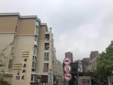 客厅南北通双阳台,户型方正,总价低!