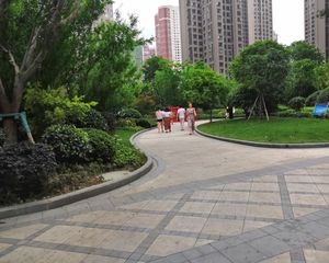 融创南湖逸家3室1厅东南