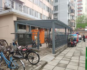忠实里南街小区南向一居室采光好,交通便利