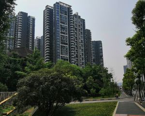 滨江河畔4室1厅东南