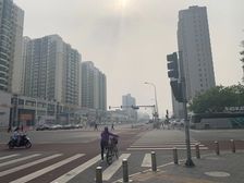 双卧朝南,户型方正满五年唯一中间位置安静