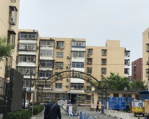 六里桥10号院1室1厅西