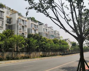 滨江河畔2室1厅西
