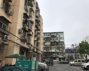 西三环边一居室,出行方便,户型方正