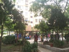 双花园南里一区板楼南北两居,楼层好,户型方正
